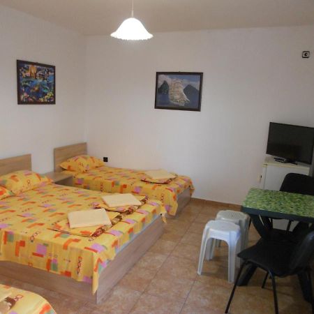 "Agatopolis"- Подсигурено Безплатно Паркиране Hotel Ahtopol Ngoại thất bức ảnh