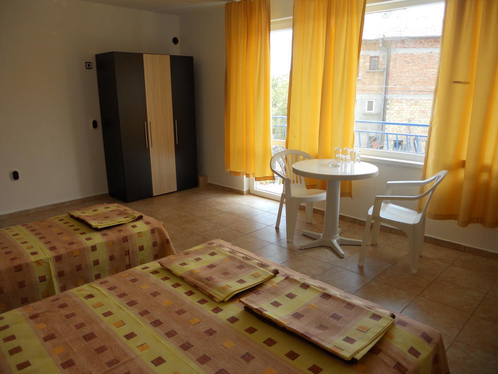 "Agatopolis"- Подсигурено Безплатно Паркиране Hotel Ahtopol Ngoại thất bức ảnh